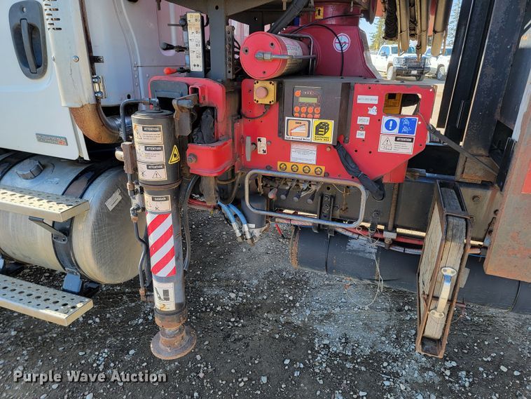 image for item LV9509 2007 Freightliner  crane truck