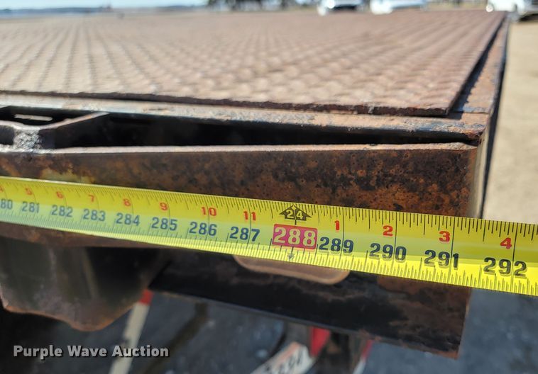 image for item LV9509 2007 Freightliner  crane truck