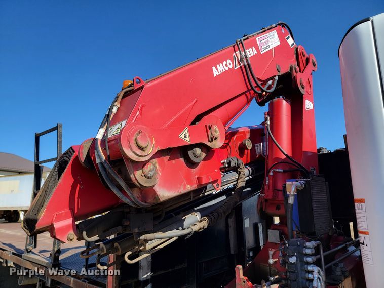 image for item LV9509 2007 Freightliner  crane truck