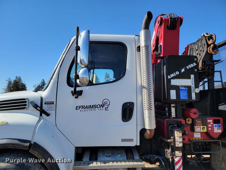 image for item LV9509 2007 Freightliner  crane truck