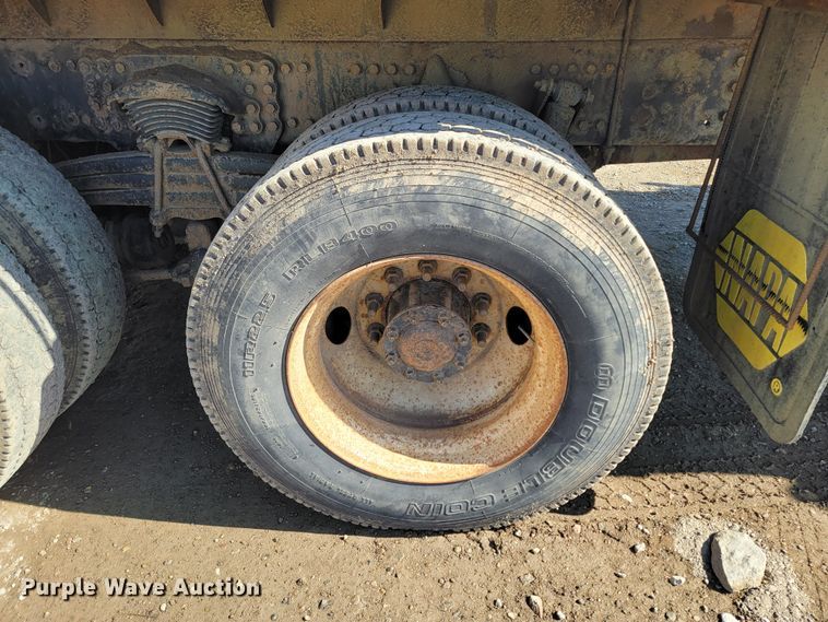 image for item LV9509 2007 Freightliner  crane truck