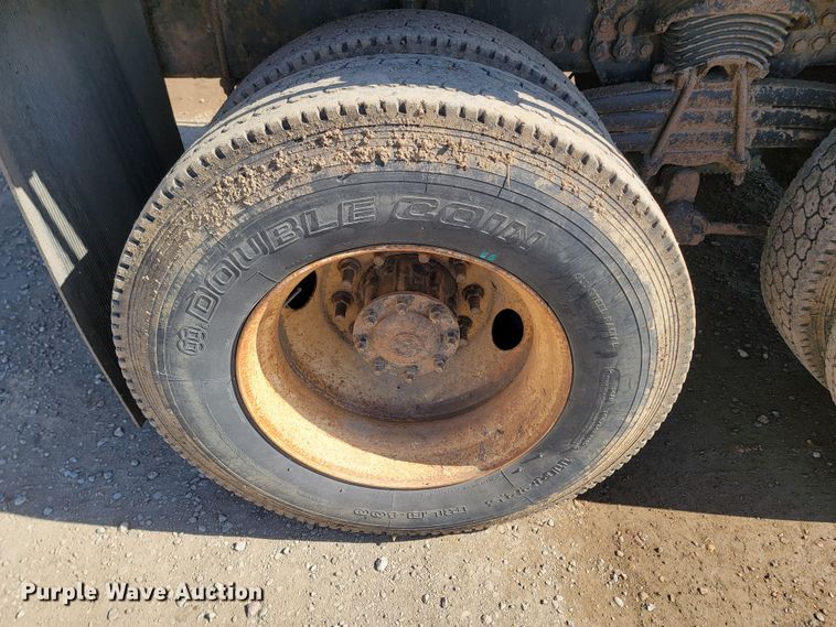 image for item LV9509 2007 Freightliner  crane truck