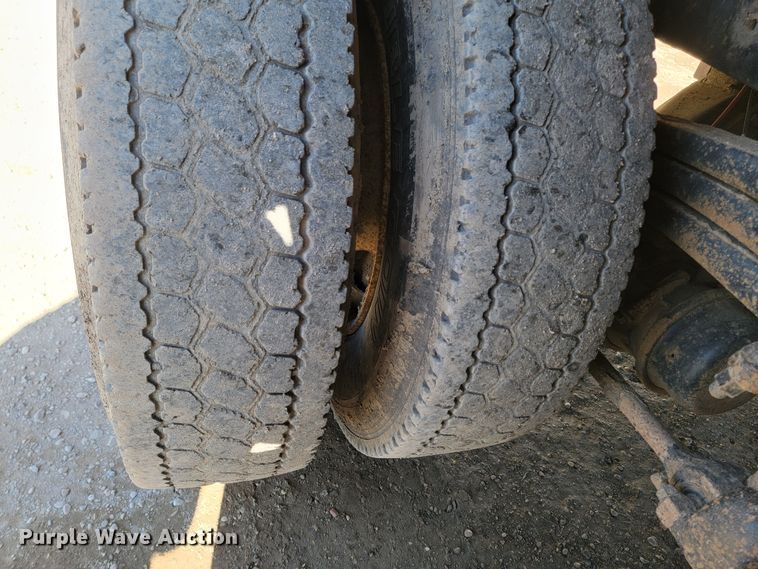 image for item LV9509 2007 Freightliner  crane truck