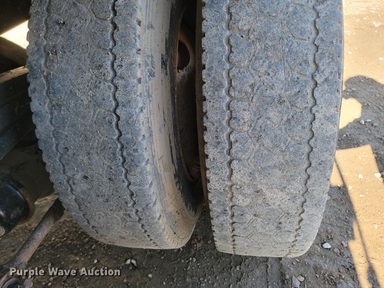 image for item LV9509 2007 Freightliner  crane truck