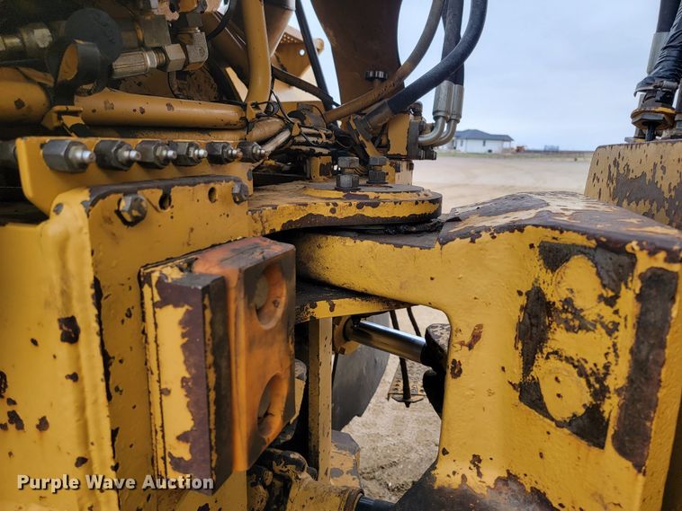 image for item LV9518 1998 Caterpillar D300E  haul truck