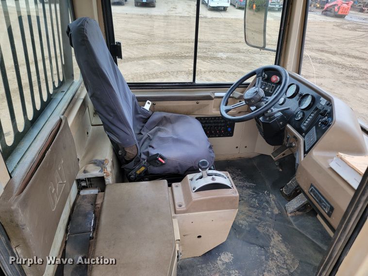 image for item LV9518 1998 Caterpillar D300E  haul truck