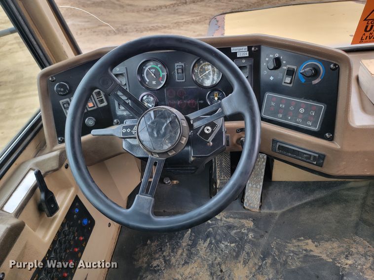 image for item LV9518 1998 Caterpillar D300E  haul truck