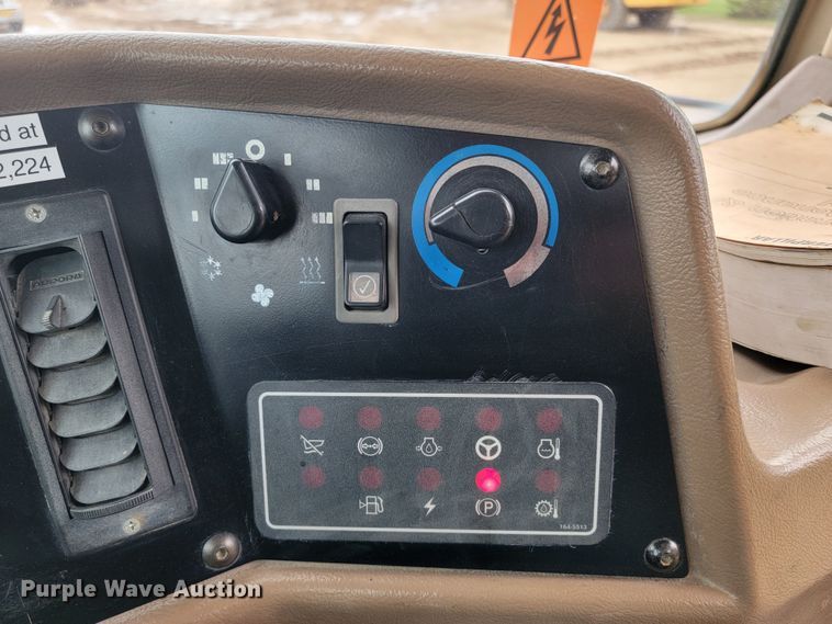 image for item LV9518 1998 Caterpillar D300E  haul truck