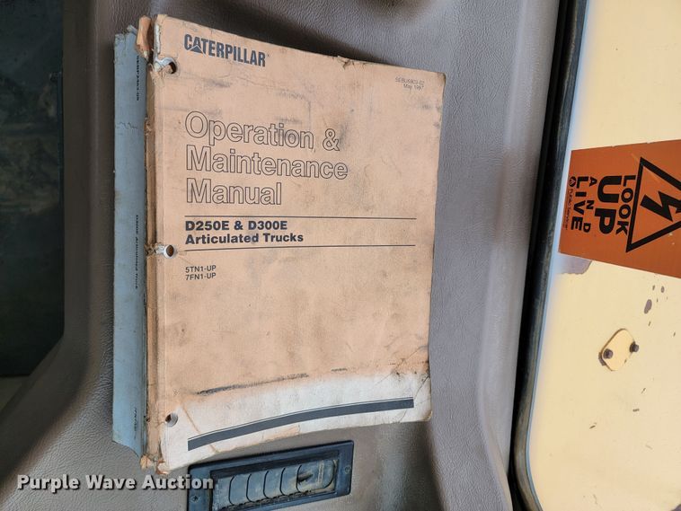 image for item LV9518 1998 Caterpillar D300E  haul truck