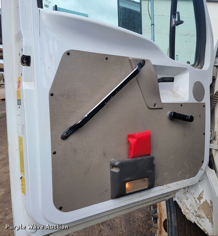 image for item LV9523 2003 Sterling Acterra  flatbed truck