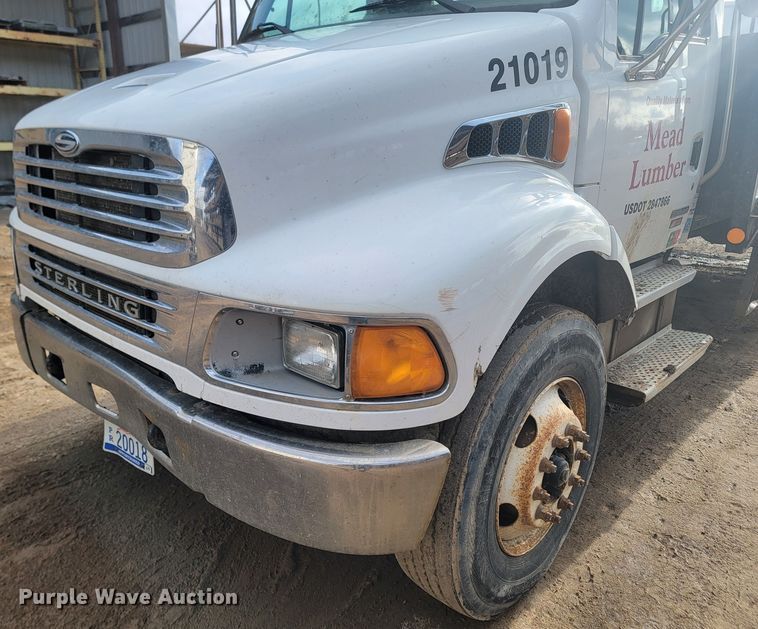 image for item LV9523 2003 Sterling Acterra  flatbed truck