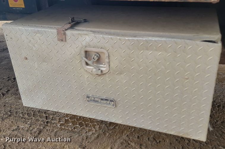 image for item LV9523 2003 Sterling Acterra  flatbed truck