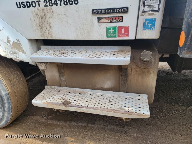 image for item LV9523 2003 Sterling Acterra  flatbed truck