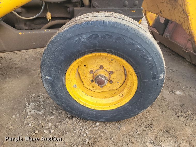 image for item LV9524 Ford  tractor