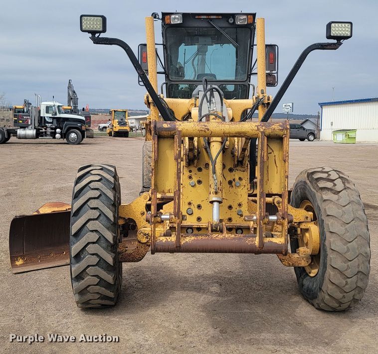 image for item LV9529 2001  Volvo G730  motor grader