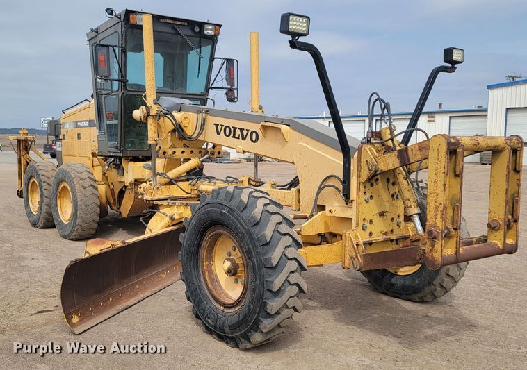 image for item LV9529 2001  Volvo G730  motor grader