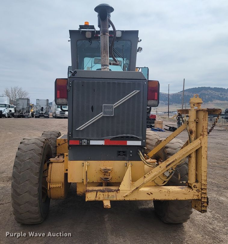 image for item LV9529 2001  Volvo G730  motor grader