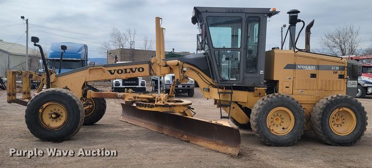 image for item LV9529 2001  Volvo G730  motor grader