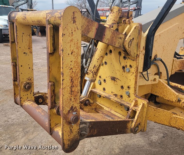 image for item LV9529 2001  Volvo G730  motor grader