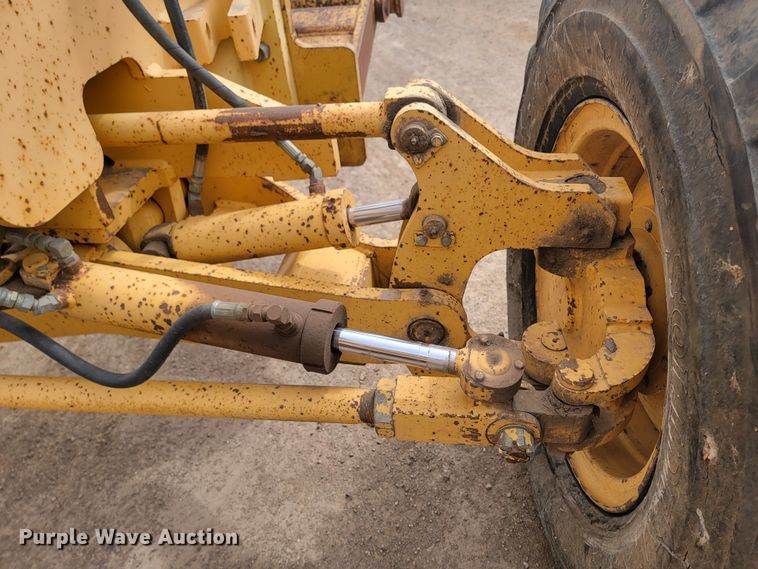 image for item LV9529 2001  Volvo G730  motor grader