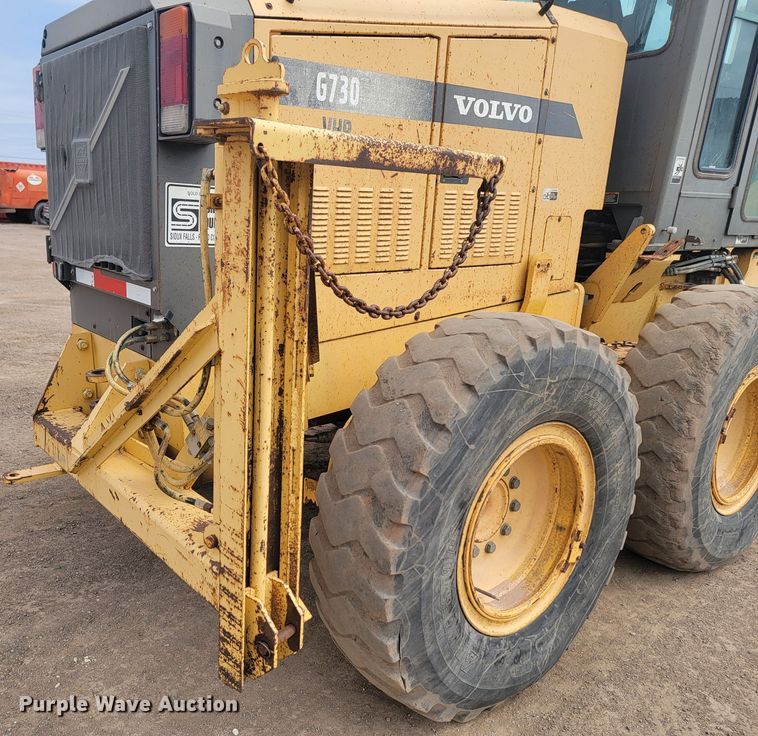 image for item LV9529 2001  Volvo G730  motor grader