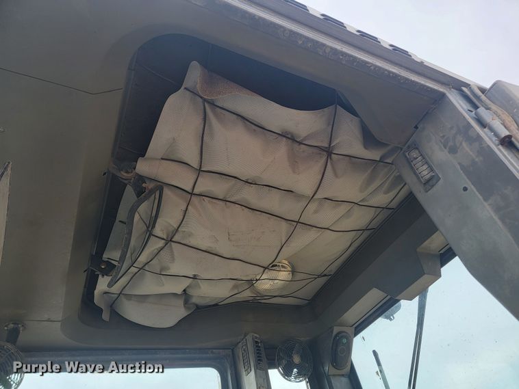 image for item LV9529 2001  Volvo G730  motor grader