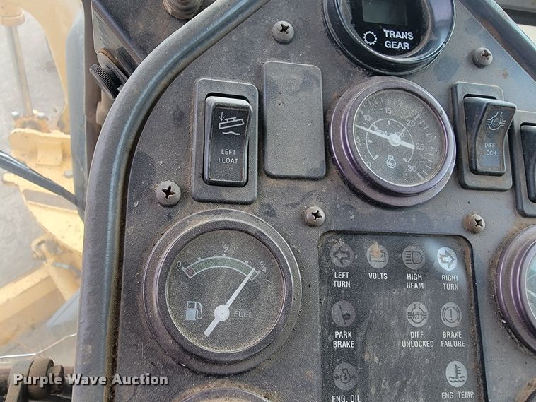 image for item LV9529 2001  Volvo G730  motor grader