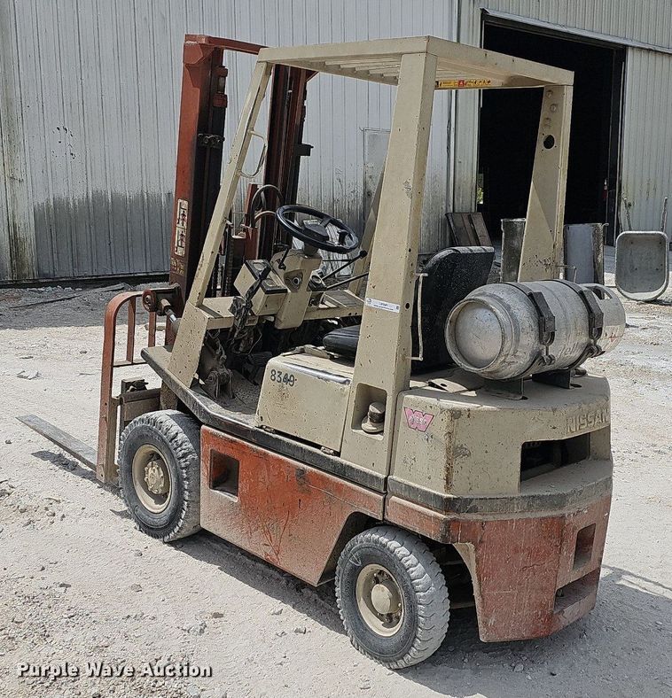 image for item LW9561 Nissan PH01A15V  forklift