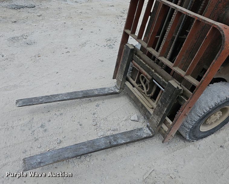 image for item LW9561 Nissan PH01A15V  forklift