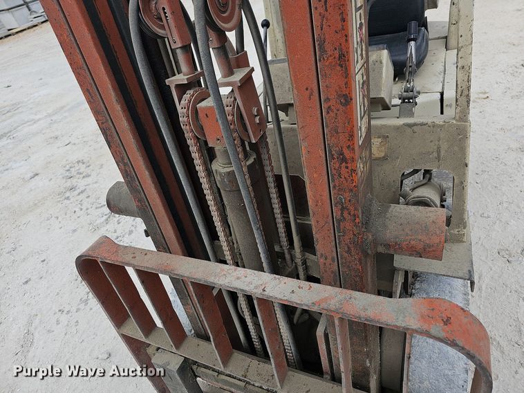 image for item LW9561 Nissan PH01A15V  forklift