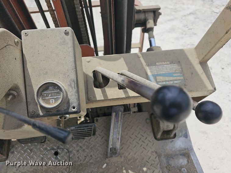 image for item LW9561 Nissan PH01A15V  forklift