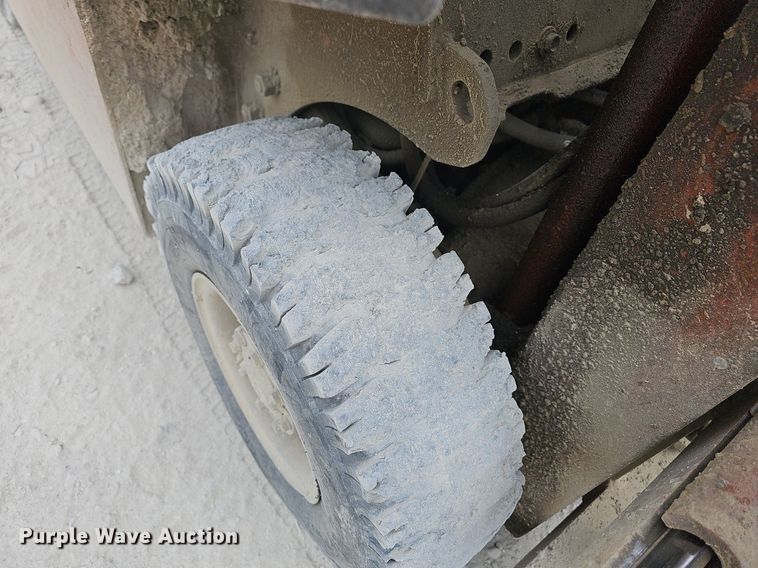 image for item LW9561 Nissan PH01A15V  forklift