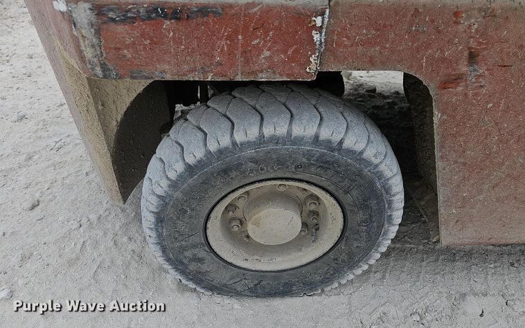 image for item LW9561 Nissan PH01A15V  forklift