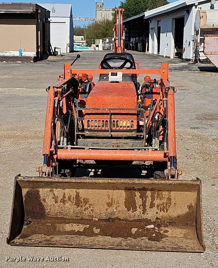 image for item MB9971 Kubota B21  MFWD tractor