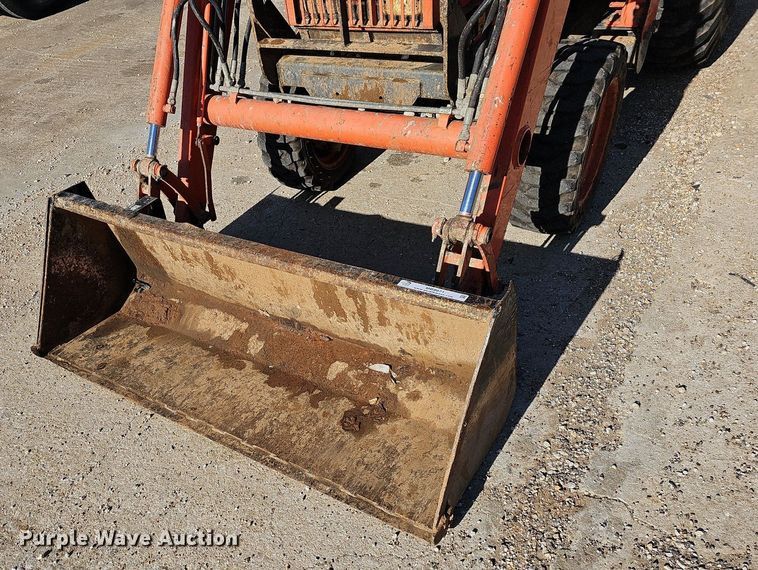 image for item MB9971 Kubota B21  MFWD tractor