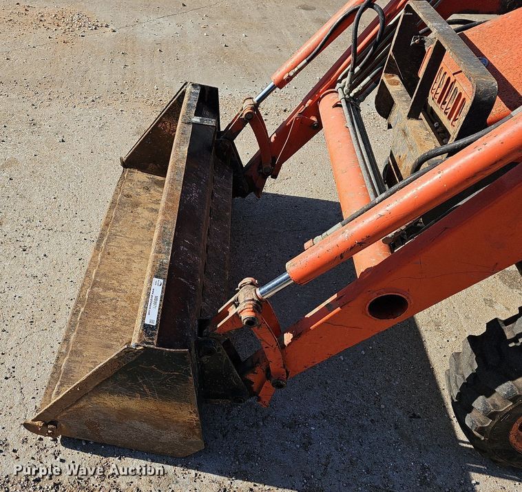 image for item MB9971 Kubota B21  MFWD tractor