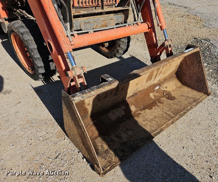 image for item MB9971 Kubota B21  MFWD tractor