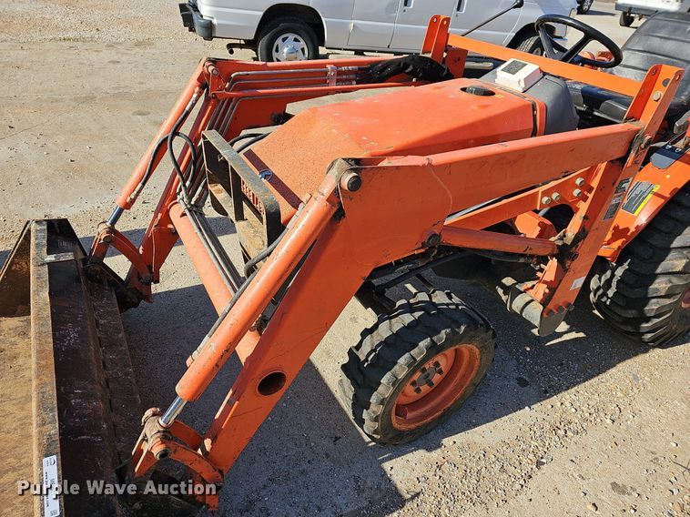 image for item MB9971 Kubota B21  MFWD tractor