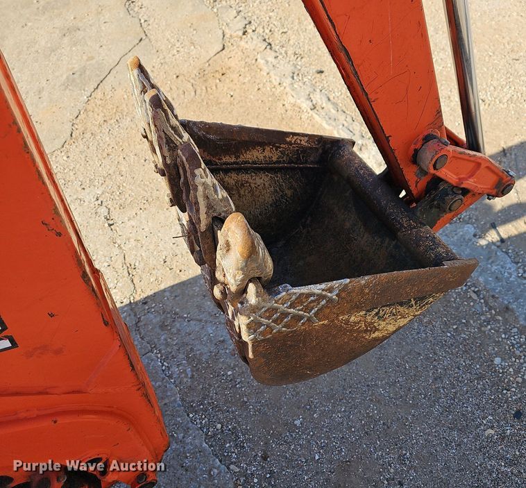 image for item MB9971 Kubota B21  MFWD tractor