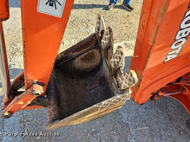 image for item MB9971 Kubota B21  MFWD tractor