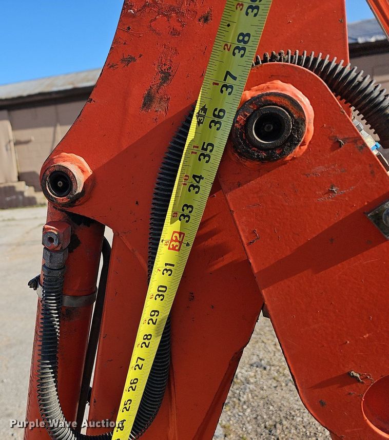 image for item MB9971 Kubota B21  MFWD tractor