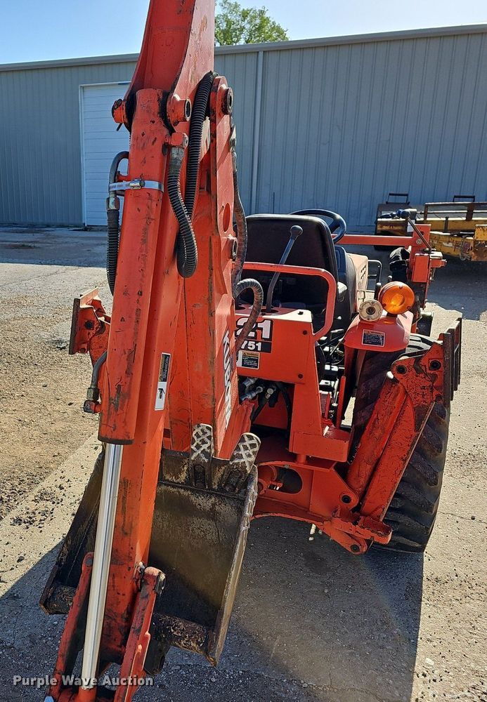 image for item MB9971 Kubota B21  MFWD tractor