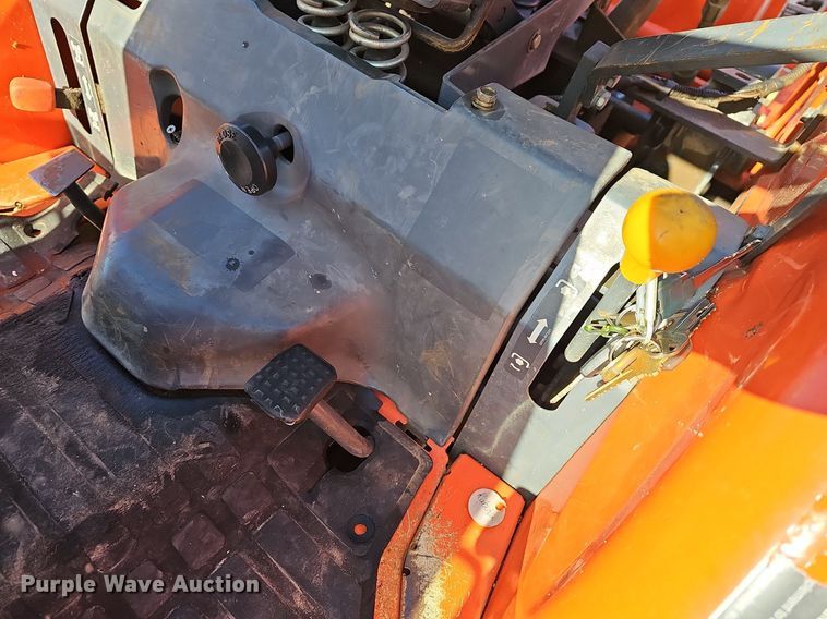 image for item MB9971 Kubota B21  MFWD tractor