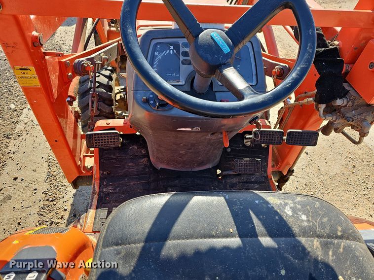 image for item MB9971 Kubota B21  MFWD tractor