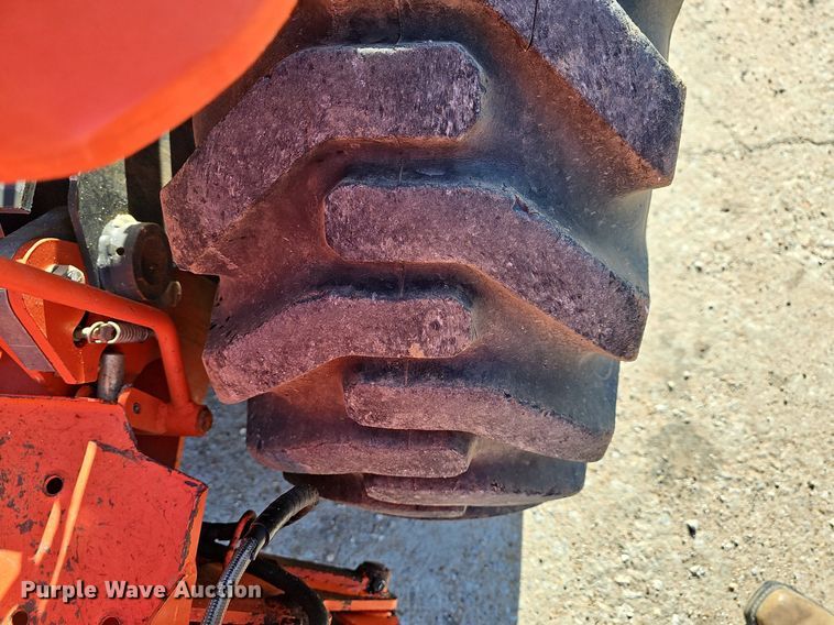 image for item MB9971 Kubota B21  MFWD tractor