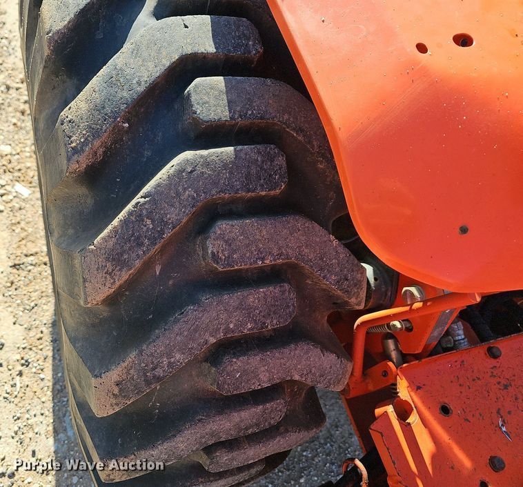 image for item MB9971 Kubota B21  MFWD tractor