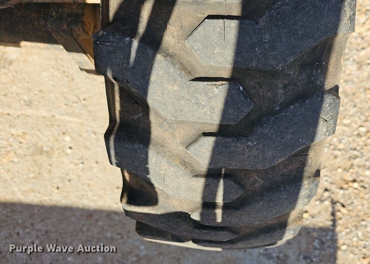 image for item MB9971 Kubota B21  MFWD tractor