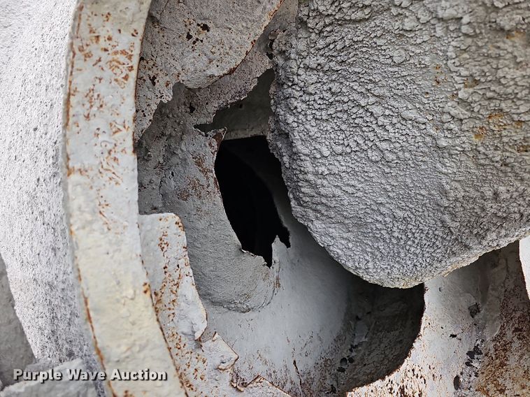 image for item MB9995 1999 International 2654  ready mix truck