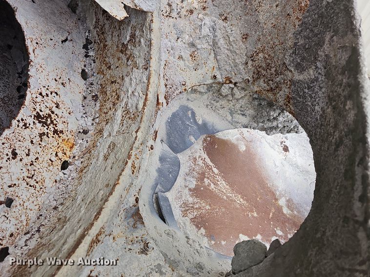 image for item MB9995 1999 International 2654  ready mix truck