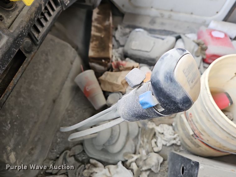 image for item MB9995 1999 International 2654  ready mix truck